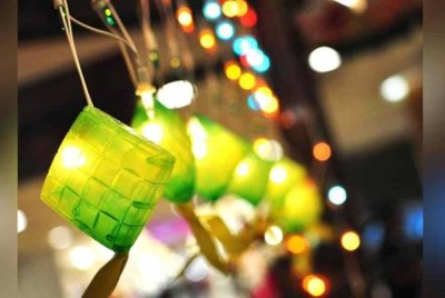 Dalam tempoh 48 jam, umat Islam di negara ini akan menyambut Hari Raya Aidilfitri yang penuh dengan kesyukuran dan kegembiraan. Foto hiasan