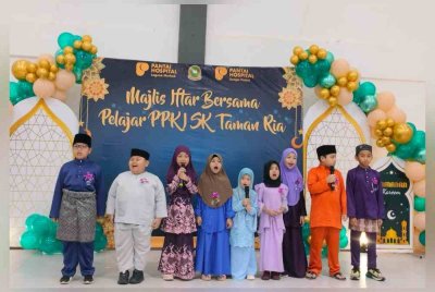 Persembahan murid PPKI sempena Majlis Iftar Pantai Hospital.