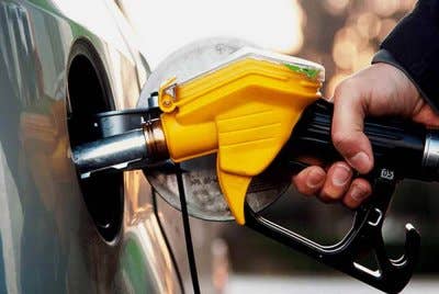 Kerajaan akan mengumumkan mekanisme lengkap bagi melaksanakan penyelarasan subsidi minyak petrol RON95 kepada rakyat selepas separuh pertama tahun ini. Gambar hiasan.
