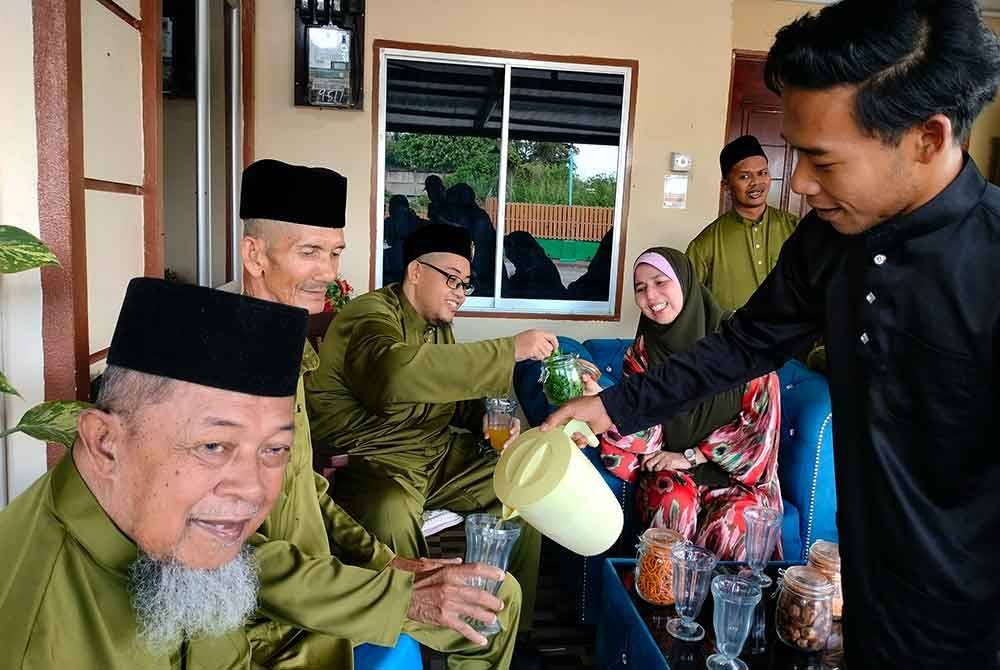 Natipah mengharapkan agar kegembiraan menyambut Syawal dapat melupakan kesedihan dan kisah silam yang mereka hadapi.