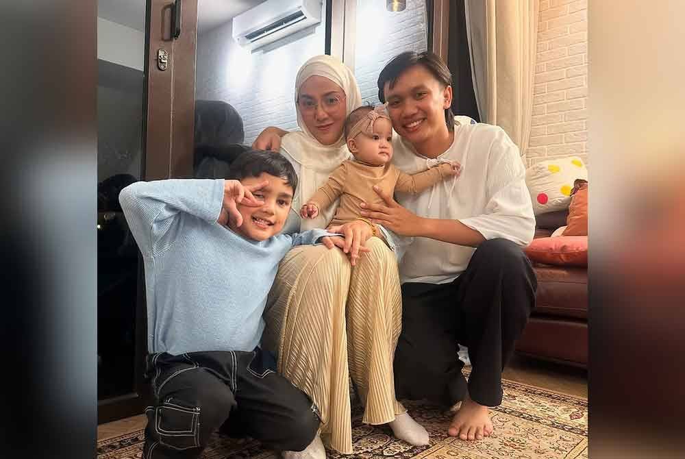 Shila kini bahagia di samping Ubai dan dua anak mereka.