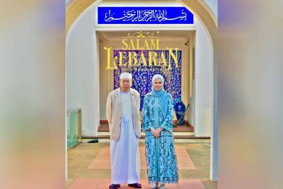 Sultan Selangor dan Tengku Permaisuri zahir ucapan Selamat Hari Raya kepada seluruh umat Islam. Foto: Facebook Selangor Royal Office