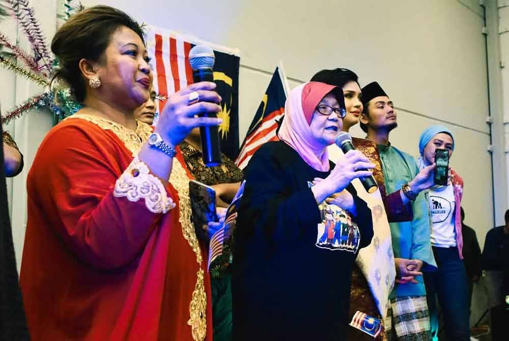Aunty Nora (dua dari kiri) di pusat komuniti muslim di Melbourne, Australia.