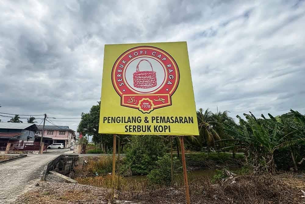 Kopi Cap Raga beroperasi di Kampung Kabu 10, Sungai Limau Dalam, Yan