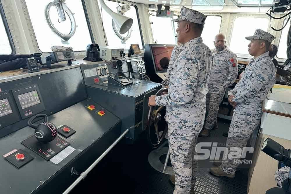 Anggota Maritim Malaysial Kelantan yang mengawal perairan negeri ini. FOTO SINAR HARIAN-ADILA SHARINNI WAHID