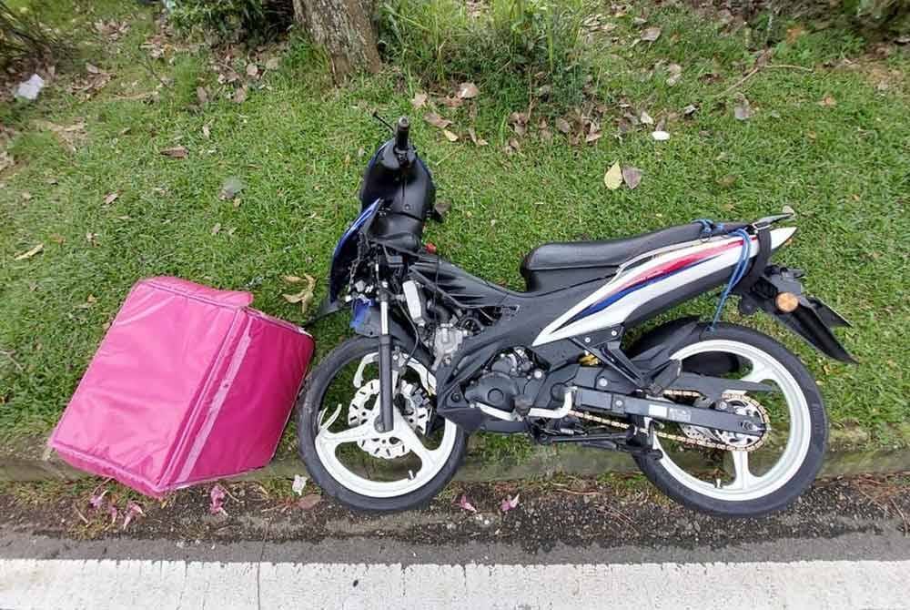 Motosikal yang dinaiki mangsa.