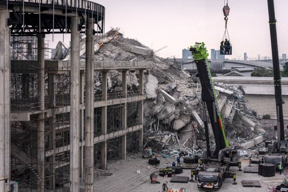 Operasi SAR dipergiatkan di lokasi runtuhan bangunan di Bangkok yang terkena tempias gempa di Myanmar.