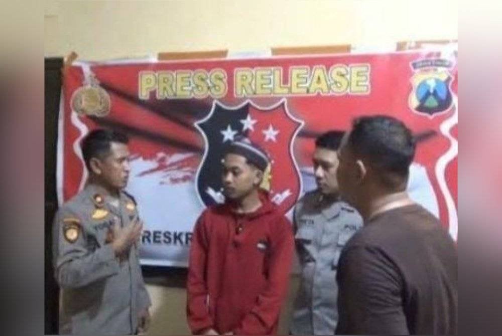 DNI (dua kiri) akhirnya mengaku dia hanya mereka cerita untuk menutup rasa malu kepada orang tuanya di kampung. Foto Agensi
