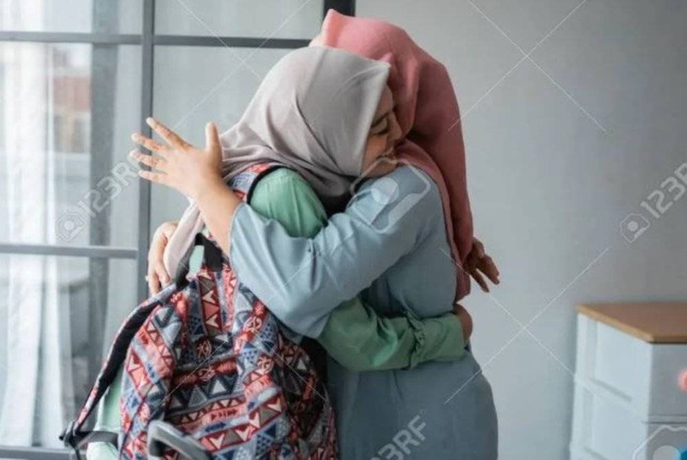 Aidilfitri hari kemenangan dan kembali kepada fitrah, menjadikannya waktu sesuai untuk saling bermaafan. Gambar hiasan