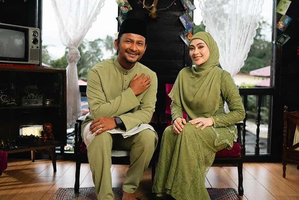 Adira dan Black tampil dengan lagu duet raya, Syawal Rindu.
