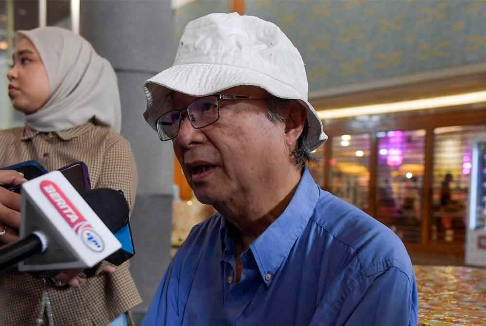 Alex Khoo ketika ditemu bual pemberita di Hospital Serdang hari ini mengenai kebakaran melibatkan kebocoran saluran paip gas yang berlaku di Putra Heights semalam. - Foto: Bernama