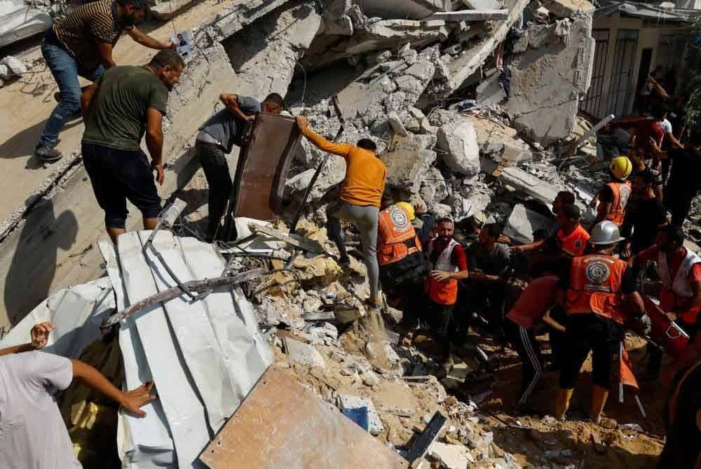 Lebih 1,400 petugas kesihatan di Semenanjung Gaza maut dalam serangan tentera Israel (IDF) sejak Oktober 2023, menurut pihak berkuasa Palestin. - Foto: Reuters