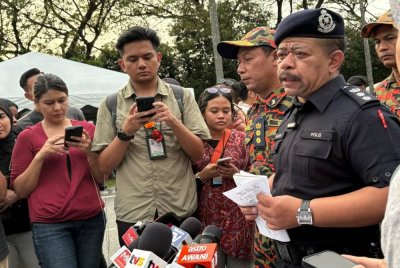 Wan Azlan dalam sidang akhbar PKTK Putra Heights, Subang Jaya pada Rabu.