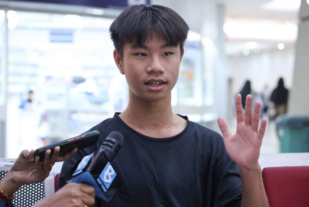 Mangsa kebakaran saluran paip gas di Jalan Putra Harmoni Putra Heights, Ong Jing Ren,15, ketika ditemui Bernama selepas melakukan rawatan cuci luka di Hospital Putrajaya, pada Khamis. Foto Bernama