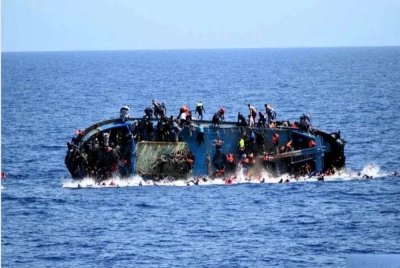 Sekurang-kurangnya lima orang maut pada Khamis apabila sebuah bot yang membawa pendatang tanpa izin terbalik di perairan Laut Aegean, berhampiran wilayah Canakkale di barat laut Turkiye.