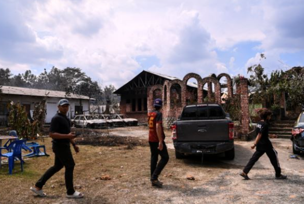 Mangsa kebakaran sekali lagi dibenarkan pulang ke kediaman masing-masing mengikut gliliran untuk mengambil barangan keperluan serta dokumen penting. Foto fail Bernama