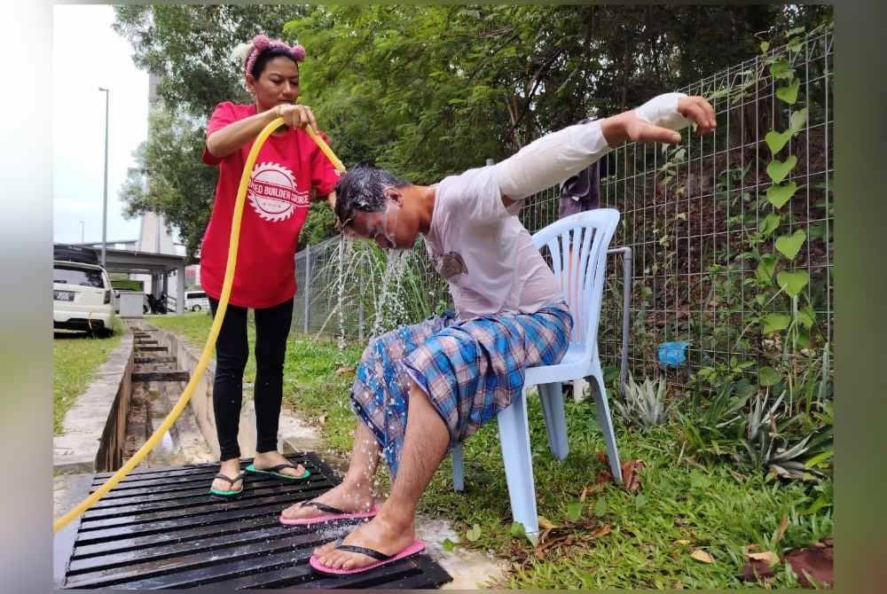 Ahmad (kanan) dan Ellyna kini ditempatkan di PPS Masjid Putra Heights, Subang Jaya.