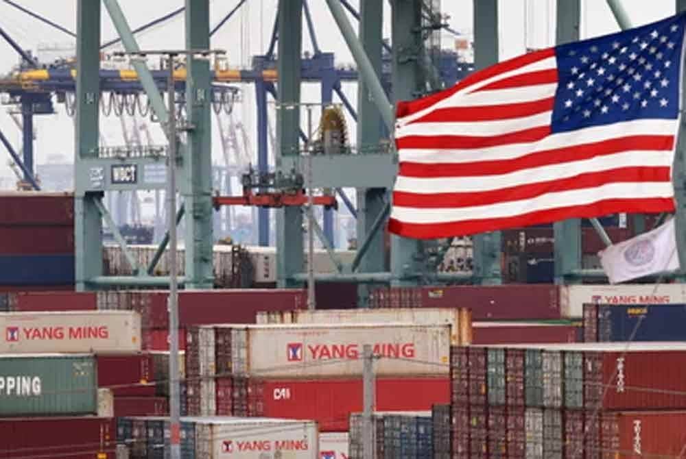 Kebanyakan negara terkesan perang tarif itu berharap untuk mengadakan rundingan semula dengan Washington. - Foto Agensi