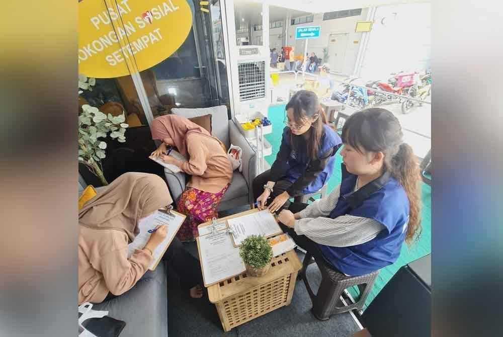 Pasukan kaunselor dan sukarelawan YKN giat menjalankan intervensi psikososial kepada mangsa kebakaran paip gas bocor yang kini bergelut dengan tekanan, trauma dan kehilangan tempat tinggal juga kenderaan.