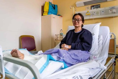 Sui Li salah seorang mangsa insiden kebakaran saluran gas di Putra Heights menerima rawatan di Hospital Putrajaya. Foto Bernama