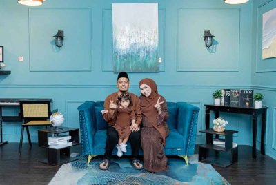 Gambar kenangan terakhir Abdul Rahman bersama arwah isteri dan anak.