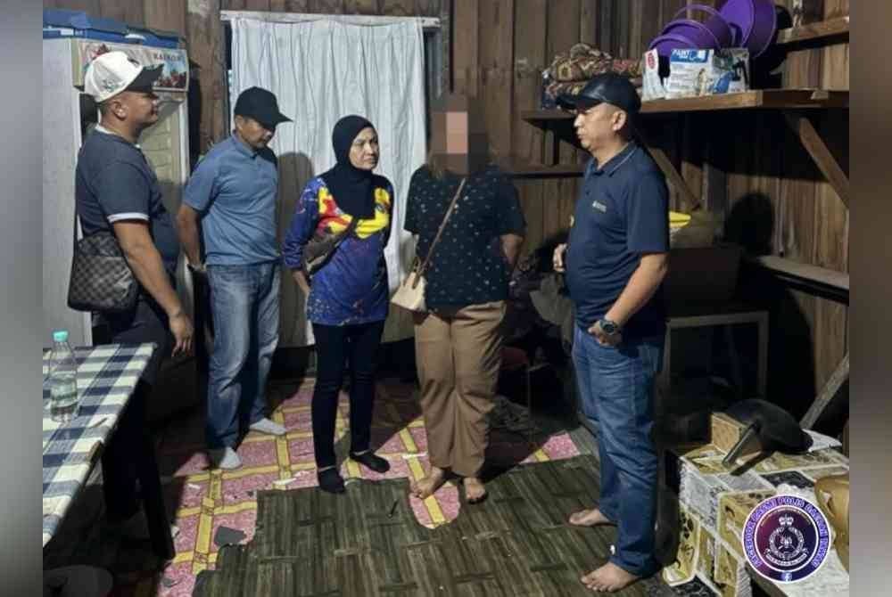 Suspek berjaya ditahan di rumahnya selepas laporan polis diterima.