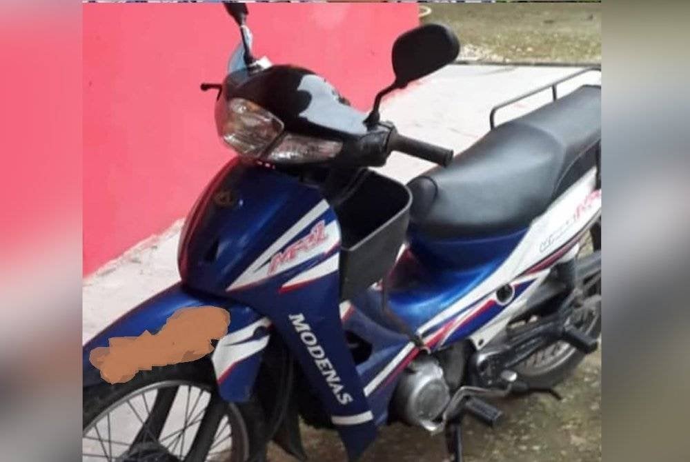 Motosikal yang ditunggangi Taib ketika keluar dari rumah.