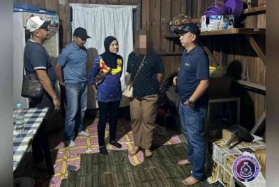 Suspek berjaya ditahan di rumahnya selepas laporan polis diterima.