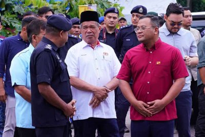 Amirudin melawat PKTK di Putra Heights, Subang Jaya pada Sabtu.