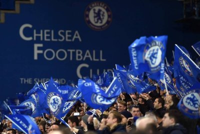Chelsea mengesahkan sedang berunding dengan Kesatuan Bolasepak Eropah (UEFA) berkaitan kemungkinan pelanggaran peraturan Financial Fair Play (FFP).