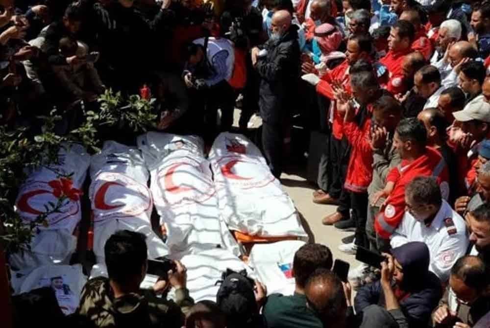 Video baharu menunjukkan tentera Israel sengaja menembak ambulans bertanda jelas di Gaza, yang menyebabkan desakan siasatan antarabangsa terhadap kematian 15 petugas perubatan. Foto Agensi