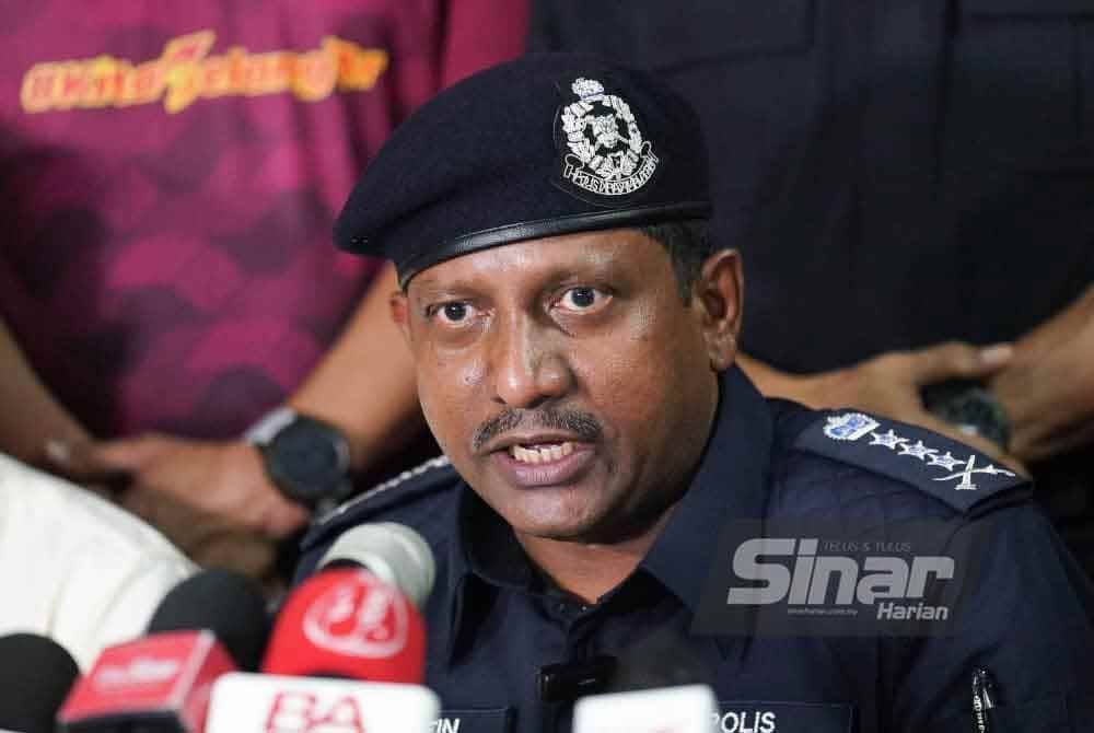 Hussein pada sidang media di Pusat Media Pos Kawalan Tempat Kejadian di Putra Heights, pada Ahad.