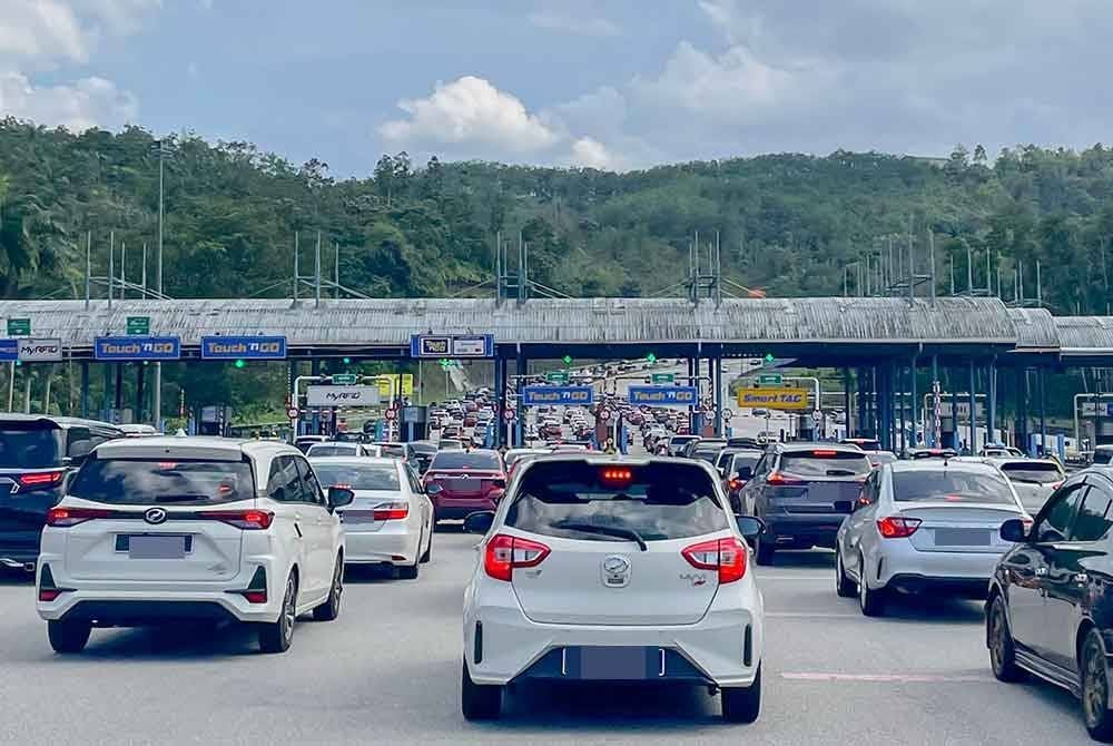 Kenderaan warga Pantai Timur mula memenuhi Lebuhraya Bentong-Kuala Lumpur untuk pulang ke ibu kota selepas pulang menyambut Aidilfitri di kampung halaman. Foto Bernama