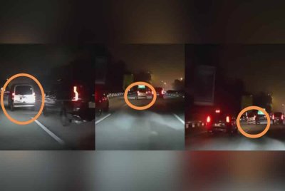 MPV dinaiki mangsa menukar lorong sebelum hilang kawalan dan terbalik.