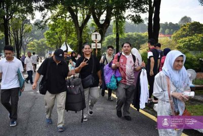 Lebih 118,000 pelajar Universiti Teknologi Mara (UiTM) dari seluruh negara mendaftar masuk ke kolej kediaman sempena permulaan sesi akademik Mac 2025.