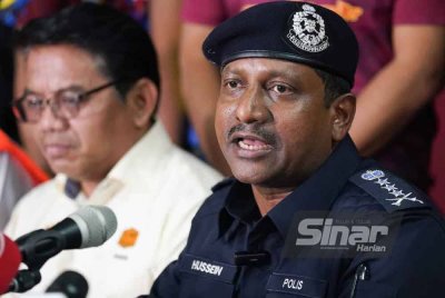 Hussein semasa mengadakan sidang media insiden kebakaran saluran paip gas di Jalan Putra Harmoni, Putra Heights, Subang Jaya pada Ahad.