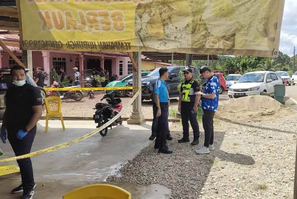 Seorang wanita dan remaja lelaki cedera selepas diserang jiran dengan pisau selepas terbabit dalam pergaduhan di Felda Jengka Dua pada Ahad.