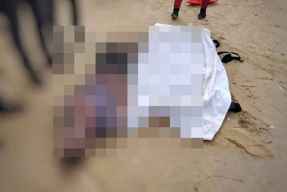 Mayat Muhamad Arif ditemukan lemas kira-kira 1.5 kilometer dari lokasi dia dilaporkan hilang di Pantai Tanjung Selangor, Peramu, pada Isnin. Foto Bomba Pahang