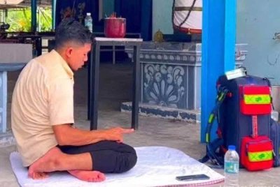 Gambar memaparkan seorang lelaki Islam yang juga petugas sukarelawan insiden letupan paip gas di Putra Heights solat di rumah ibadat bukan Islam, menjadi tular di media sosial.