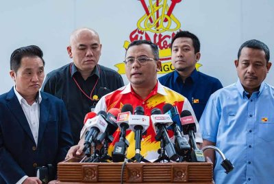 Amirudin bercakap pada sidang media pada Isnin di Wisma Dewan Annexe, Bangunan Setiausaha Kerajaan Negeri Selangor, bagi memaklumkan perkembangan terkini berhubung kejadian kebakaran saluran paip gas yang berlaku di Putra Heights, Subang Jaya. Foto Bernama