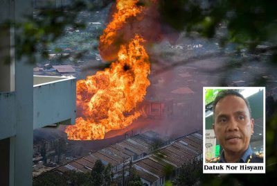 Insiden kebakaran saluran paip gas berlaku di Putra Heights.