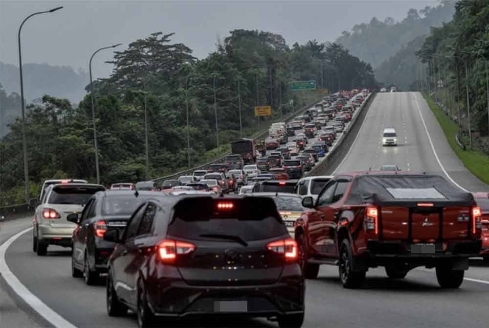 Kesesakan jalan raya semasa musim perayaan boleh dijadikan peluang untuk berkongsi masa berharga bersama keluarga, mengubah emosi dan menjadikan perjalanan lebih bermakna. Gambar hiasan
