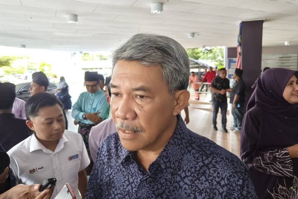 Mohamad ditemui media selepas Majlis Sambutan Hari Raya Aidilfitri peringkat pentadbiran Daerah Seremban di Kompleks Pentadbiran Daerah Seremban 2, pada Selasa.