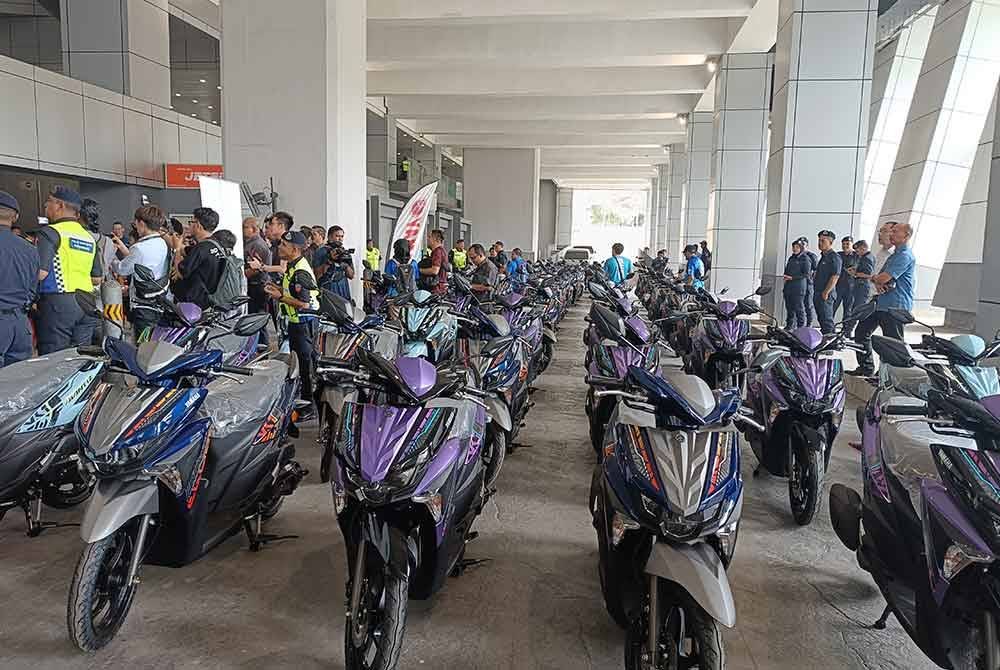 Sebahagian motosikal yang disumbangkan oleh Spanco kepada mangsa kebakaran saluran gas Putra Heights.