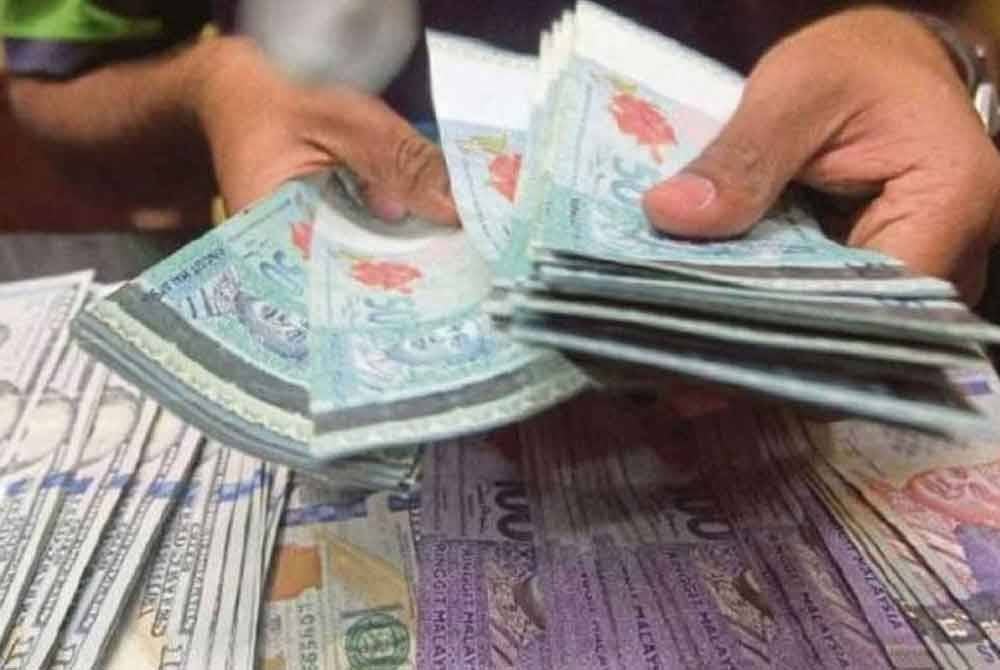 Ringgit terus alami penurunan berbanding dolar AS susulan kebimbangan kadar tarif. Gambar hiasan