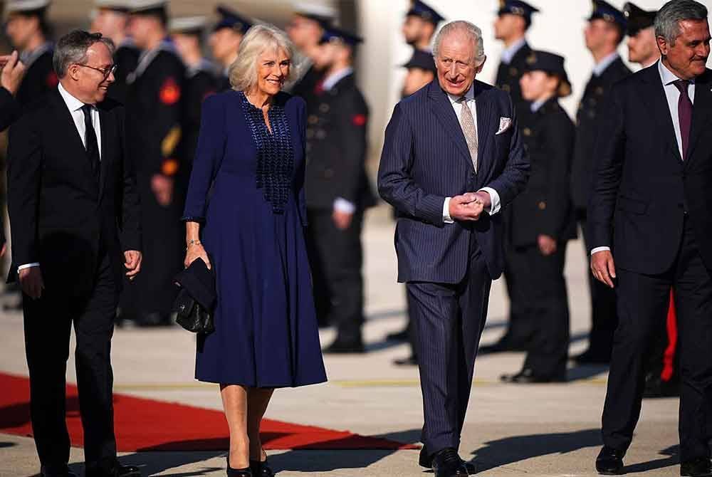 Raja Charles III dan Permaisuri Camilla diraikan dengan sambutan istiadat rasmi oleh Presiden Itali Sergio Mattarella, menandakan permulaan lawatan negara pasangan diraja Britain itu ke Itali.
