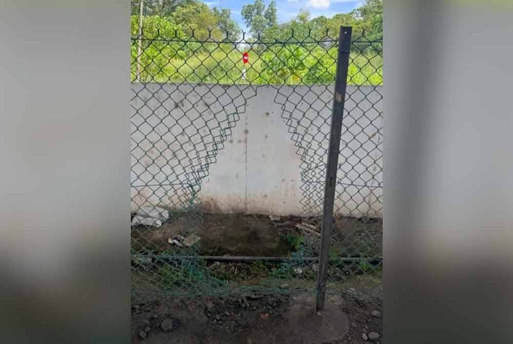 Pemeriksaan mendapati terdapat bahagian pagar yang dipotong, dipercayai cubaan untuk memecah masuk kawasan laluan ERL.