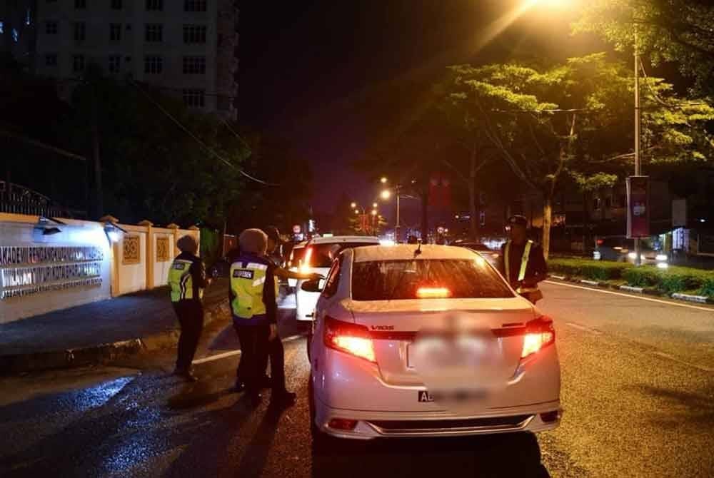 Pemeriksaan yang dilakukan terhadap pengguna jalan raya.