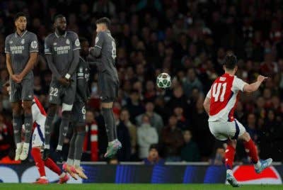 Gol pertama Rice hadir menerusi sepakan percuma pada minite ke-58. Foto Agensi