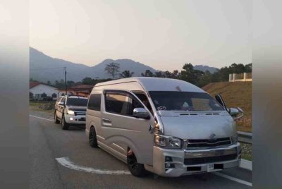 JPJ memeriksa van Thailand yang berada di kawasan sempadan di negeri ini.